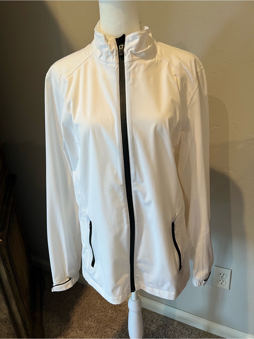 Lady Hagen White Lightweight Full-Zip Utility Jacket with Black Trim. Size L